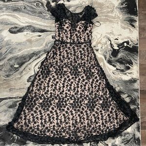 XSCAPE Floral Lace Gown Women Sizing US Size 10